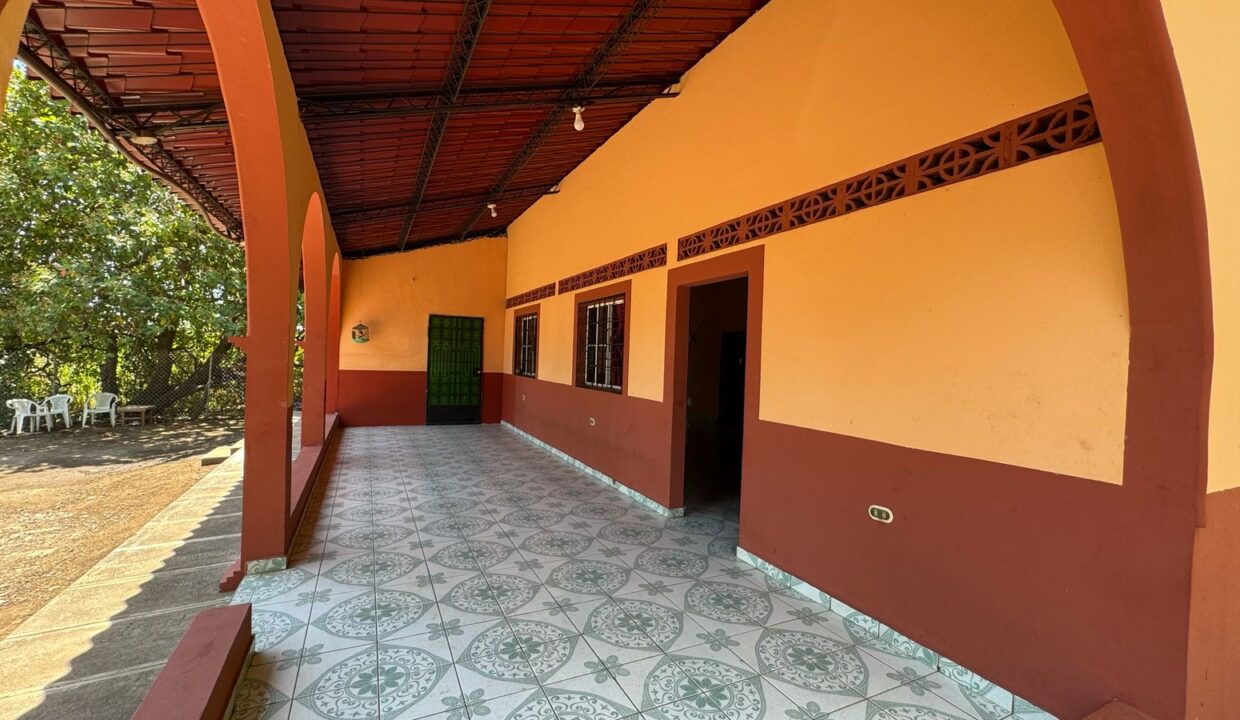 img-1743110472